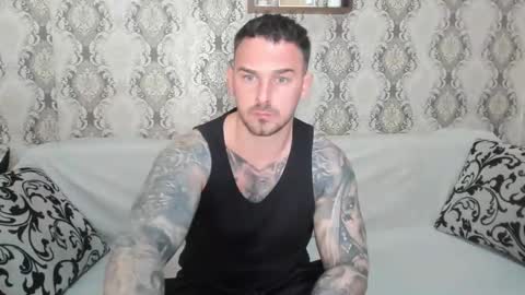 Snapshot of mastermusclejon chatting on April 8, 8:42 pm Jon online show from April 8, 8:42 pm