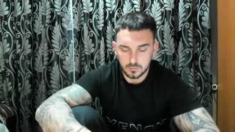 Snapshot of mastermusclejon chatting on April 29, 8:59 pm Jon online show from April 29, 8:59 pm
