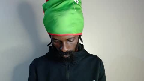 Snapshot of masterr_bate chatting on October 8, 2:53 am Marl online show from October 8, 2:53 am