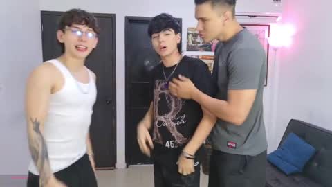 Team Cris Darwin- Fernando- Stiven- David online show from May 7, 11:26 am