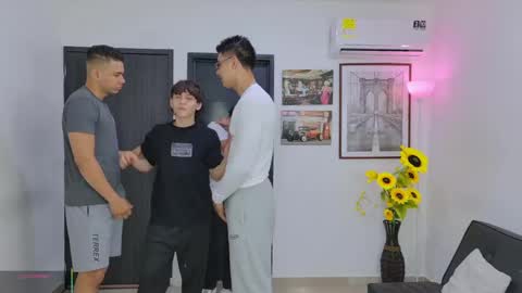 Team Cris Darwin- Fernando- Stiven- David online show from May 22, 11:16 am
