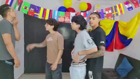 Team Cris Darwin- Fernando- Stiven- David online show from July 8, 11:15 am