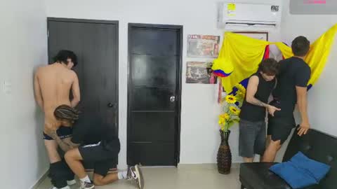 Team Cris Darwin- Fernando- Stiven- David online show from July 13, 11:13 am
