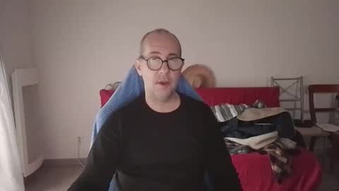 Snapshot of mat11efou chatting on December 2, 7:25 am mat11efou online show from December 2, 7:25 am