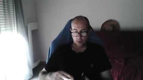 Snapshot of mat11efou chatting on December 4, 2:26 pm mat11efou online show from December 4, 2:26 pm