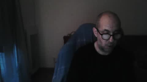 Snapshot of mat11efou chatting on December 15, 7:12 am mat11efou online show from December 15, 7:12 am