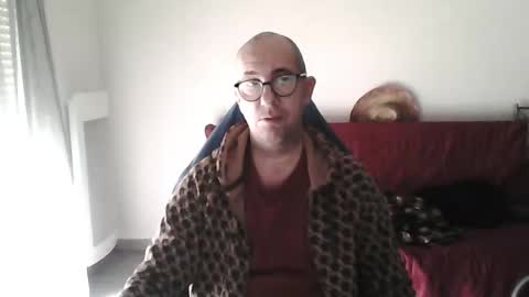 Snapshot of mat11efou chatting on December 16, 12:21 pm mat11efou online show from December 16, 12:21 pm