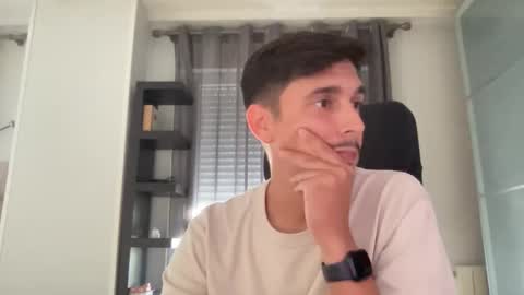 Aaron online show from September 26, 4:33 pm