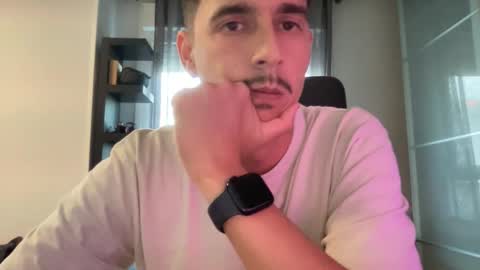 Aaron online show from October 23, 4:28 pm