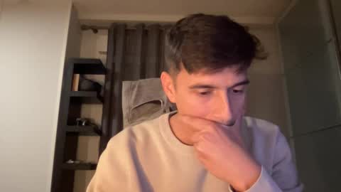 Aaron online show from October 26, 5:52 pm