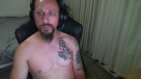 Snapshot of matchy666 chatting on January 4, 9:21 am Matchy online show from January 4, 9:21 am