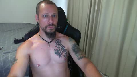 Snapshot of matchy666 chatting on February 17, 5:25 am Matchy online show from February 17, 5:25 am