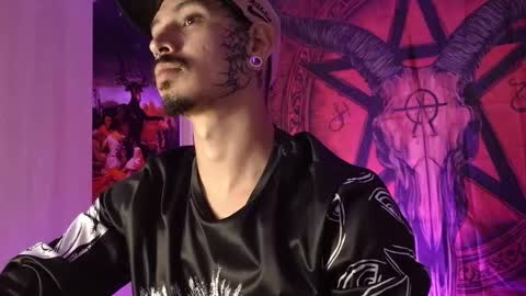 Snapshot of mateo60_ chatting on May 29, 1:03 am Mateo online show from May 29, 1:03 am