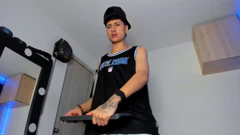 Snapshot of mateo_escobar chatting on September 9, 4:12 am mateo_escobar online show from September 9, 4:12 am