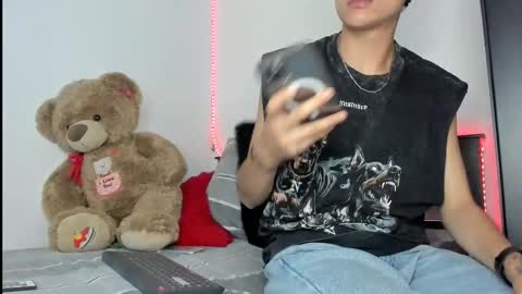 Snapshot of mateo_escobar chatting on November 8, 7:08 am mateo_escobar online show from November 8, 7:08 am