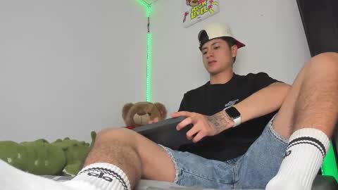 mateo_escobar online show from February 13, 1:45 am