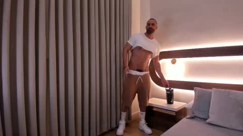 Mateo online show from February 27, 8:20 pm