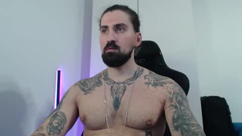 Snapshot of mateohalifa chatting on November 7, 11:43 am mateohalifa online show from November 7, 11:43 am