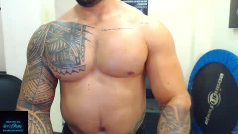 Snapshot of mateosexyhot22 chatting on May 12, 9:23 pm Mateo online show from May 12, 9:23 pm