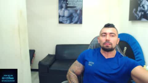 Snapshot of mateosexyhot22 chatting on May 21, 6:59 pm Mateo online show from May 21, 6:59 pm