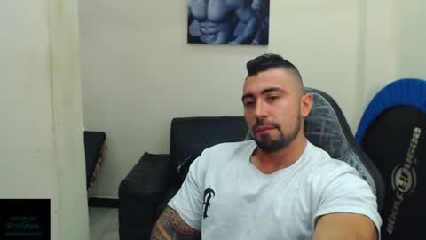 Snapshot of mateosexyhot22 chatting on May 25, 5:41 pm Mateo online show from May 25, 5:41 pm