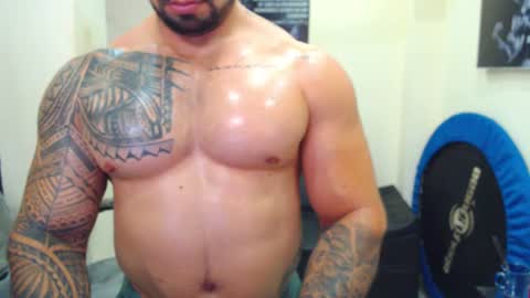 Snapshot of mateosexyhot22 chatting on June 10, 4:39 pm Mateo online show from June 10, 4:39 pm