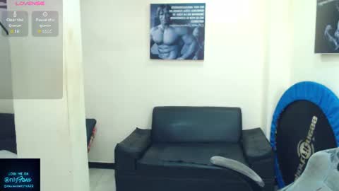 Snapshot of mateosexyhot22 chatting on June 19, 6:23 pm Mateo online show from June 19, 6:23 pm