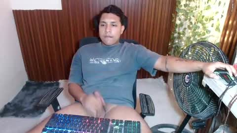 Snapshot of mateuspolla chatting on May 22, 4:41 am mateuspolla online show from May 22, 4:41 am