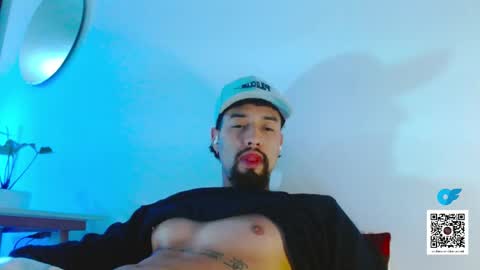 STRURIBE ON INSTAGRAM online show from October 28, 7:12 am