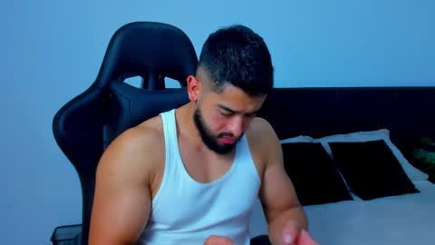 Snapshot of mathew_flintt chatting on February 6, 1:43 am Mathew Flintt online show from February 6, 1:43 am