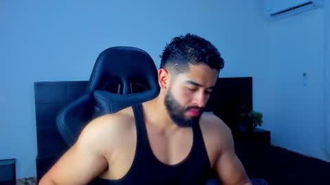Snapshot of mathew_flintt chatting on March 13, 11:22 pm Mathew Flintt online show from March 13, 11:22 pm