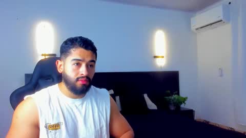 Snapshot of mathew_flintt chatting on March 17, 3:55 am Mathew Flintt online show from March 17, 3:55 am
