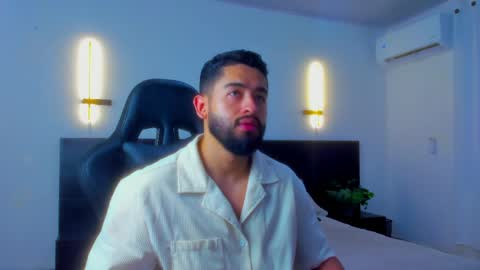 Snapshot of mathew_flintt chatting on April 12, 9:31 pm Mathew Flintt online show from April 12, 9:31 pm