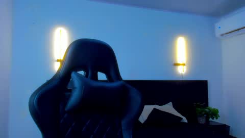 Snapshot of mathew_flintt chatting on April 22, 2:03 am Mathew Flintt online show from April 22, 2:03 am
