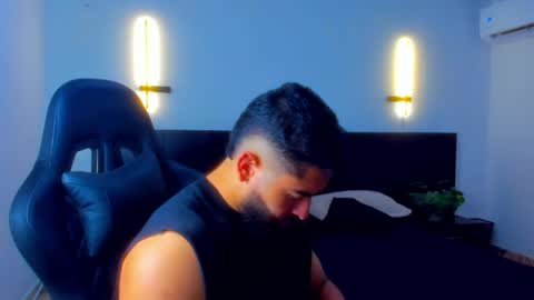 Snapshot of mathew_flintt chatting on May 21, 7:32 pm Mathew Flintt online show from May 21, 7:32 pm