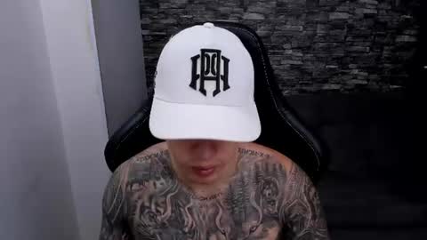Snapshot of mathew_wolf4 chatting on June 11, 11:03 pm Mathew Independent model online show from June 11, 11:03 pm