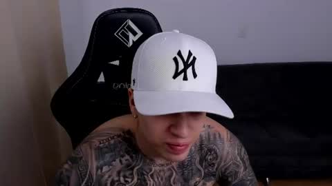 Snapshot of mathew_wolf4 chatting on August 6, 12:23 am Mathew Independent model online show from August 6, 12:23 am