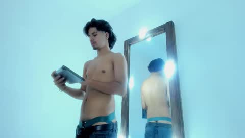 Snapshot of mathewadams chatting on October 27, 10:47 pm Mathew online show from October 27, 10:47 pm