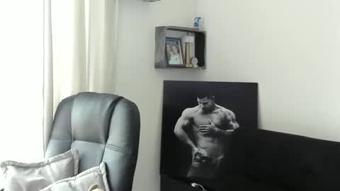 Snapshot of mathews_roses chatting on September 30, 12:10 pm Marck Mathews online show from September 30, 12:10 pm