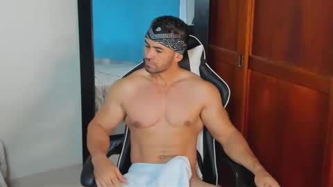 Snapshot of mathews_smith chatting on September 20, 11:33 am mathews_smith online show from September 20, 11:33 am