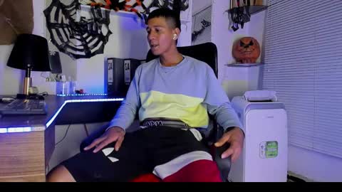 Snapshot of matiasleonel chatting on October 28, 6:39 am matiasleonel online show from October 28, 6:39 am