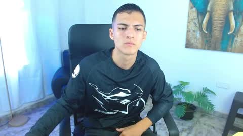Snapshot of matiius18 chatting on May 22, 2:12 pm Matias online show from May 22, 2:12 pm