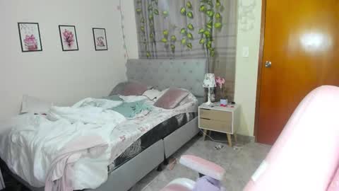 Daniela online show from October 16, 8:48 am