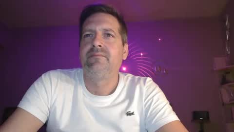 Snapshot of matrike1 chatting on March 6, 9:33 pm matrike1 online show from March 6, 9:33 pm