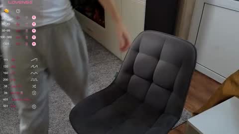 Snapshot of matt_aniston chatting on November 19, 6:19 pm Matt online show from November 19, 6:19 pm