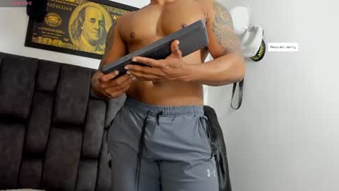 matt rodriguez92 online show from July 14, 10:43 am