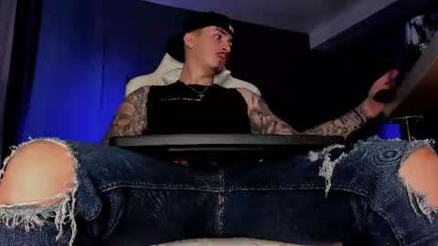 Snapshot of matt_thestud chatting on June 21, 9:23 am Matt online show from June 21, 9:23 am