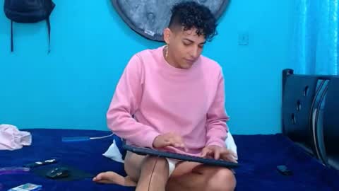 Snapshot of matthew_hawk19 chatting on February 11, 9:14 pm matthew_hawk19 online show from February 11, 9:14 pm