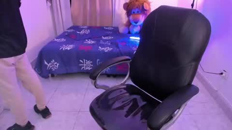 Snapshot of matthewboy_ chatting on August 4, 6:49 am MatthewBoy online show from August 4, 6:49 am