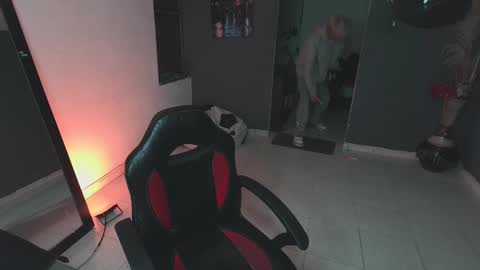 mattias     online show from March 6, 4:30 am